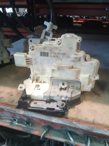 [3c4839015a] Cerradura trasera izquierda Wolkswagen Passat '08