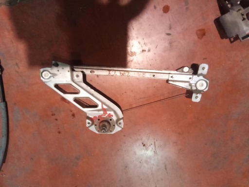 Elevalunas trasero izquierdo manual Opel corsa b '98