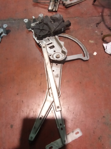 Elevalunas delantero izquierdo Opel combo c '05