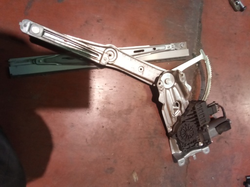 [90575572] Elevalunas de lantero derecho Opel Zafira a '00