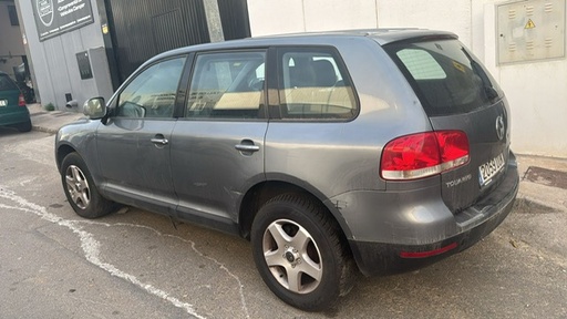 [D-BAC] 0340 VOLKSWAGEN TOUAREQ 2.5 2004