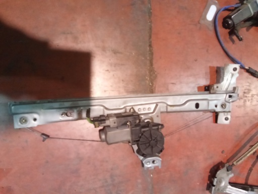 Elevalunas delantero izquierdo Peugeot 207 '07