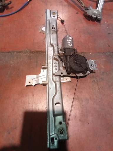 Elevalunas delantero derecho Peugeot 207 '07