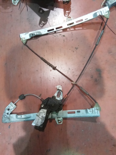 Elevalunas delantero izquierdo 5p Peugeot 206 '02