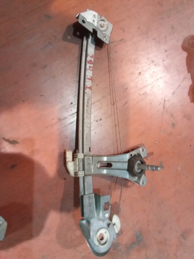 Elevalunas trasero izquierdo manual Peugeot 206 '00