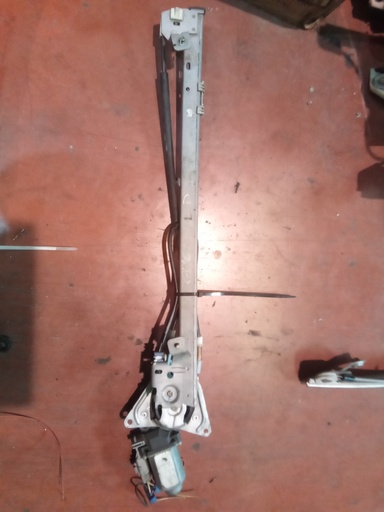 Elevalunas delantero derecho citroen saxo '01