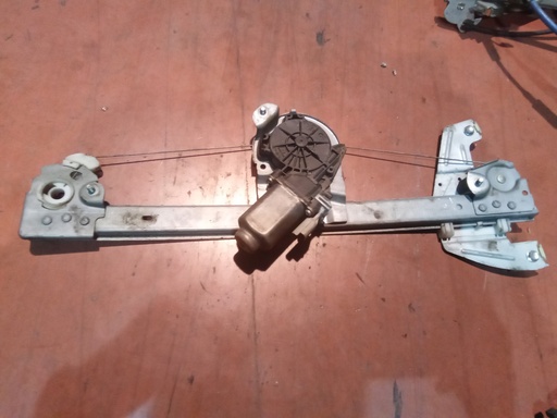 Elevalunas delantero derecho citroen c1 '07