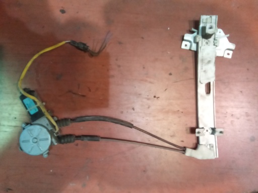 Elevalunas trasero izquierdo Kia sephia '01