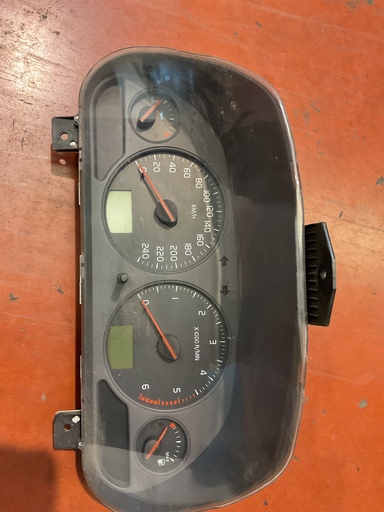 [30623048G] Cuadro instrumentos volvo v40 año 2003