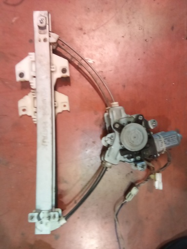 Elevalunas trasero derecho Hyundai matrix '01