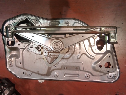 Elevalunas delantero derecho Volvo s40 '04