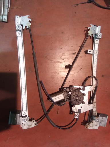 Elevalunas delantero izquierdo Ford focus '00