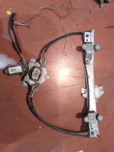 Elevalunas delantero derecho 3p Renault twingo '07