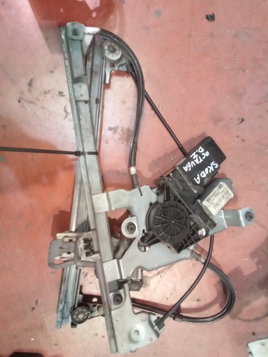 Elevalunas delantero izquierdo skoda octavia '05
