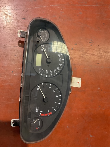 [43-1452 A] Cuadro instrumentos mitsubishi carisma 99