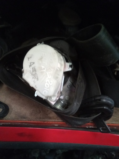 Cinturon delantero izquierdo ford fiesta '10