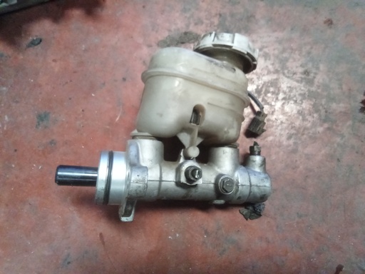 Bomba de freno Kia rio 1.3i '03