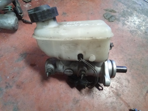 Bomba de freno Kia sorento 2.5 crdi '05