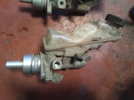 Bomba de freno Toyota avensis 2.0 D-4d '05