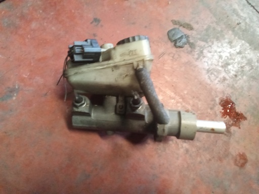 Bomba de freno jaguar x-type 2.1i '02