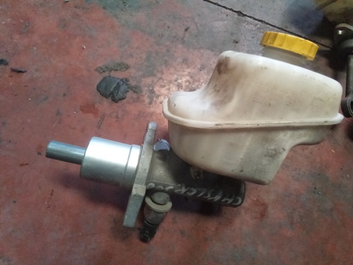 Bomba de freno Chrysler 300 2.7i '05
