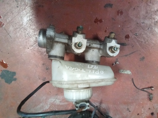 Bomba de freno Opel tigra 1.4i '99