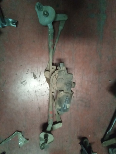 [851101a040] Motor limpia delantero Toyota avensis '04