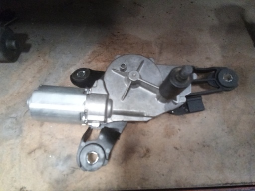 Motor limpia trasero Mitsubishi colt '05