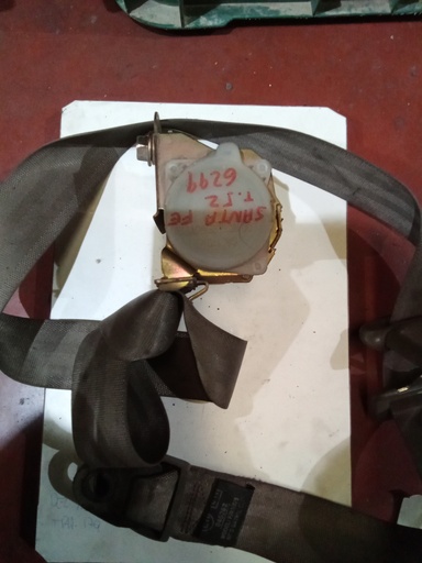 Cinturon trasero izquierdo hyundai santa fe '02