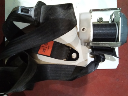 Cinturon trasero izquierdo 3p alfa 147 '04