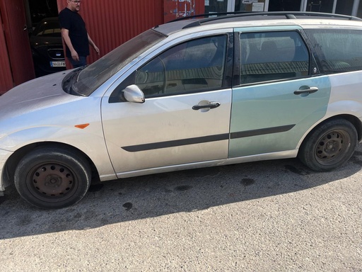 [G/FYDA] 0576 FORD FOCUS 1.6i 1999