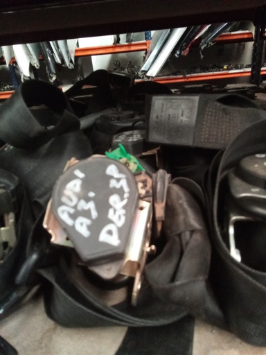 Cinturon delantero izquierdo 3p audi a3 '00