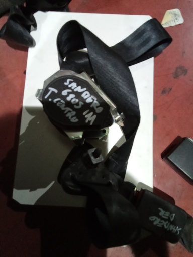 Cinturon trasero central dacia sandero '11